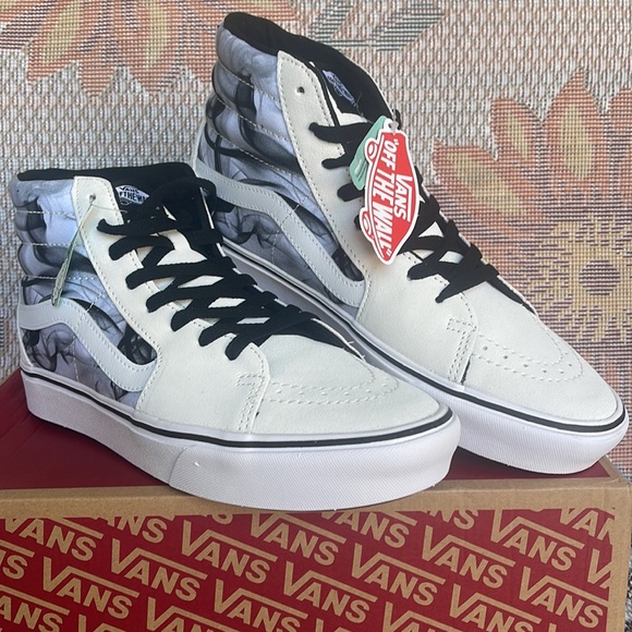 Vans Men’s Comfycush Sk8-Hi
After Dark White/Black
VN0AZTNOYB2
Sneakers - Picture 5 of 16
